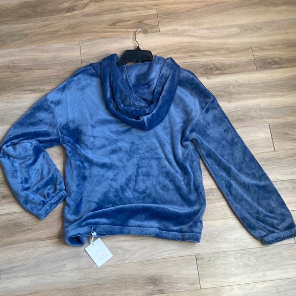 3/$45 LC Lauren Conrad Blue woobie hoodie soft comfy faux fur casual boho top M - Picture 16 of 17